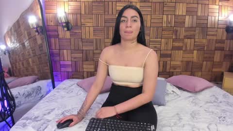 Snapshot of ariiaa_1 chatting on 01.25.25 ARIANNA online show from 01.25.25