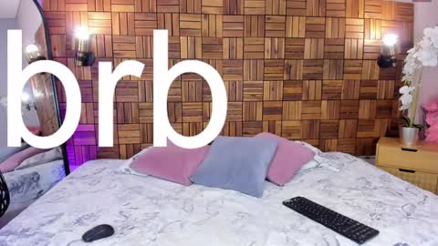 Snapshot of ariiaa_1 chatting on 01.28.25 ARIANNA online show from 01.28.25
