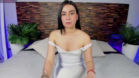 Snapshot of ariiaa_1 chatting on 09.18.25 ARIANNA online show from 09.18.25