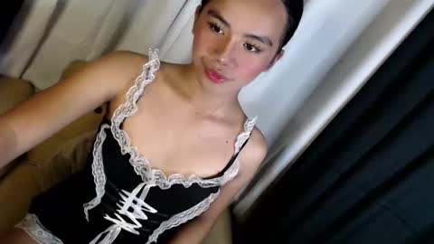 Snapshot of arilovesu chatting on 11.27.25 hi follow me its ARI online show from 11.27.25