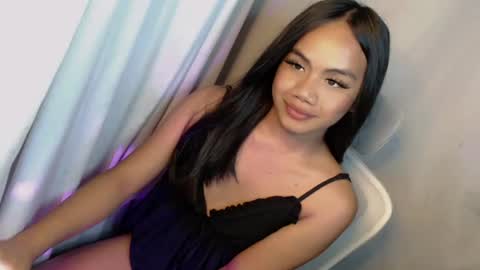 Snapshot of arilovesu chatting on 06.19.26 hi follow me its ARI online show from 06.19.26