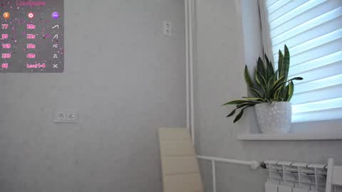 Snapshot of arinamir chatting on 09.23.25 arinamir online show from 09.23.25