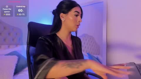 Snapshot of arirobert_ chatting on 03.08.25 Ari Robert online show from 03.08.25