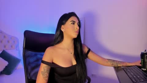 Snapshot of arirobert_ chatting on 03.10.25 Ari Robert online show from 03.10.25