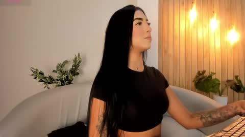 Snapshot of arirobert_ chatting on 09.09.25 Ari Robert online show from 09.09.25