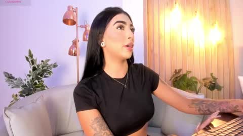 Snapshot of arirobert_ chatting on 09.10.25 Ari Robert online show from 09.10.25