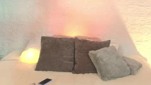 Snapshot of arivega chatting on 05.09.26 Nice to meet you thumb up me please its important I LOOK MY BIO DOWN online show from 05.09.26