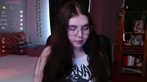 Snapshot of arizonaa_muse chatting on 06.09.26 Astrid online show from 06.09.26