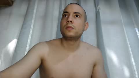 Snapshot of armando_2002 chatting on 11.01.25 ARMANDO online show from 11.01.25