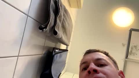 armyskater32 online show from 12.19.25