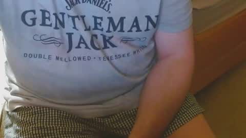 Snapshot of arnie12 chatting on 10.19.25 Arnie online show from 10.19.25