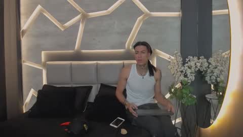 Arohom Lester online show from 11.10.25