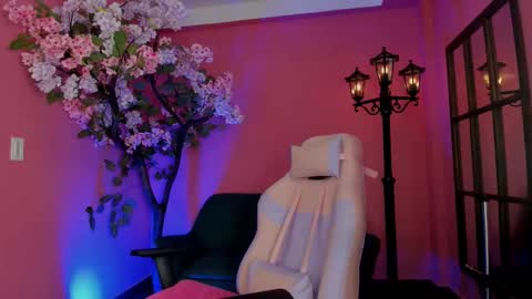 Arohom Lester online show from 02.25.26