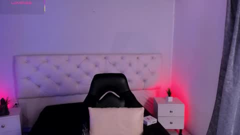 Aron cruz  online show from 11.13.25