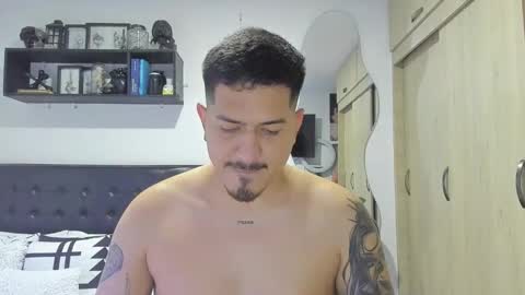 ARON  Independent model  online show from 10.31.25