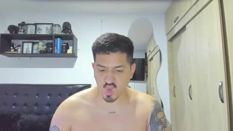 ARON  Independent model  online show from 12.19.25