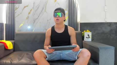 Aroon   online show from 04.20.26