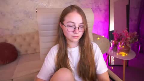 Snapshot of arrinawair chatting on 07.17.26 arrinawair online show from 07.17.26