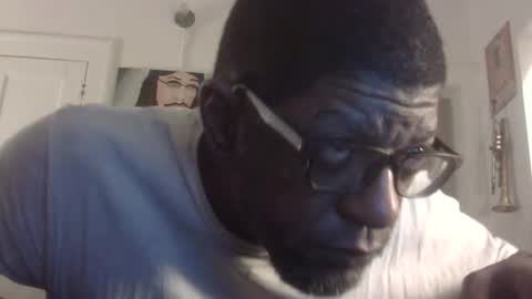 Snapshot of arteblazze chatting on 10.24.25 Arteblazze not daddy boy bitch or nigga online show from 10.24.25