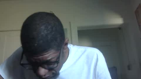 Snapshot of arteblazze chatting on 10.26.25 Arteblazze not daddy boy bitch or nigga online show from 10.26.25