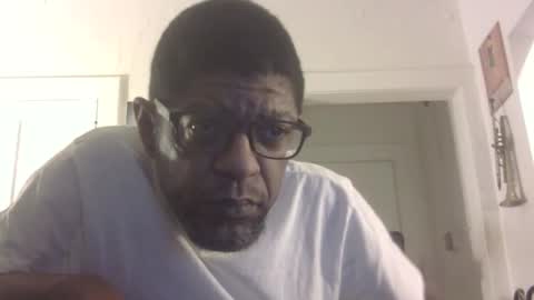 Snapshot of arteblazze chatting on 11.02.25 Arteblazze not daddy boy bitch or nigga online show from 11.02.25