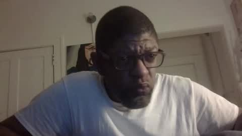 Snapshot of arteblazze chatting on 11.13.25 Arteblazze not daddy boy bitch or nigga online show from 11.13.25