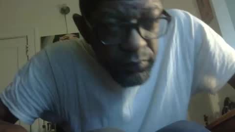 Snapshot of arteblazze chatting on 11.15.25 Arteblazze not daddy boy bitch or nigga online show from 11.15.25