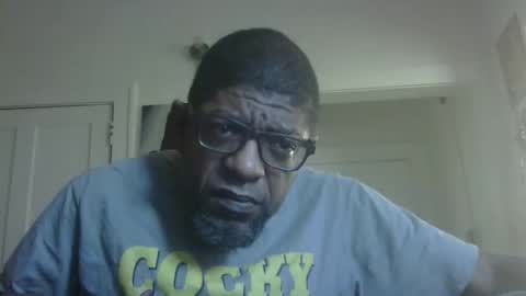 Snapshot of arteblazze chatting on 11.17.25 Arteblazze not daddy boy bitch or nigga online show from 11.17.25