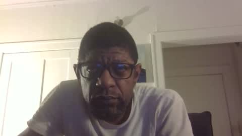 Snapshot of arteblazze chatting on 11.23.25 Arteblazze not daddy boy bitch or nigga online show from 11.23.25