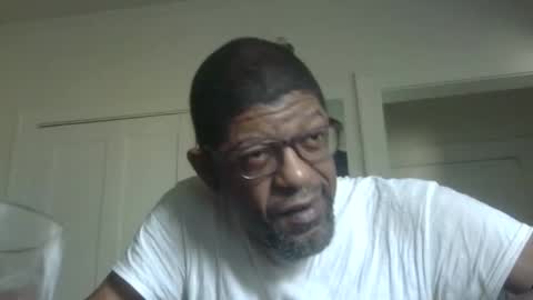 Snapshot of arteblazze chatting on 11.23.25 Arteblazze not daddy boy bitch or nigga online show from 11.23.25