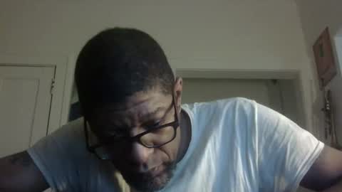 Snapshot of arteblazze chatting on 11.25.25 Arteblazze not daddy boy bitch or nigga online show from 11.25.25