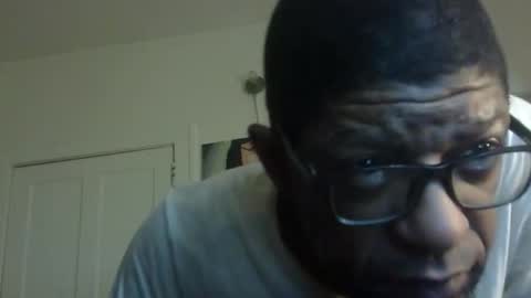 Snapshot of arteblazze chatting on 11.26.25 Arteblazze not daddy boy bitch or nigga online show from 11.26.25