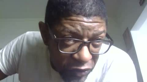 Snapshot of arteblazze chatting on 12.16.25 Arteblazze not daddy boy bitch or nigga online show from 12.16.25