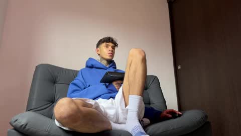   online show from 03.04.25