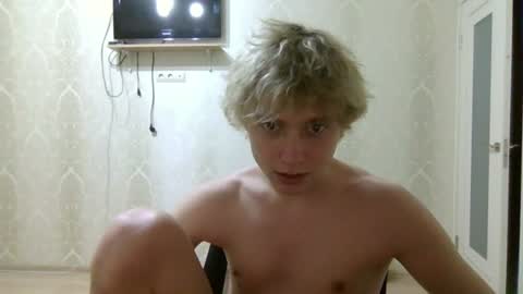 Snapshot of artem228play chatting on 06.25.26 artem228play online show from 06.25.26