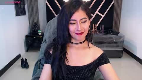 Snapshot of artemisa_ch1 chatting on 09.18.25 ARTEMISA online show from 09.18.25