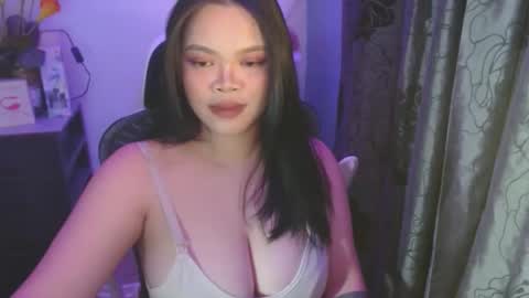 Snapshot of arthemist11 chatting on 01.08.25 monica online show from 01.08.25