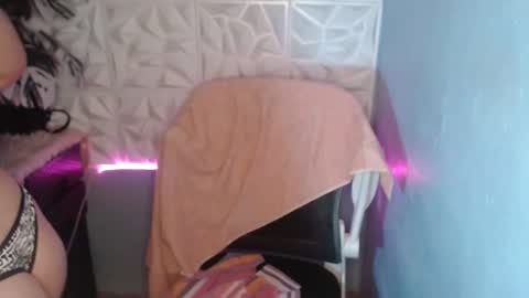 Snapshot of arthemist11 chatting on 10.09.25 monica online show from 10.09.25