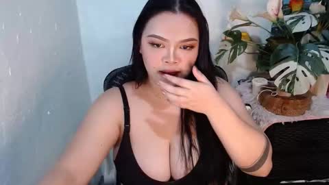 Snapshot of arthemist11 chatting on 11.02.25 monica online show from 11.02.25