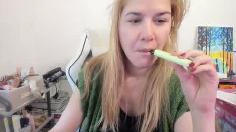 MIA online show from 12.05.25