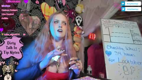 ArtsyHeartsyy online show from 10.09.25