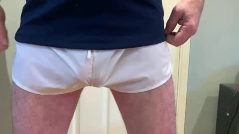 Snapshot of artybee chatting on 11.13.25 artybee online show from 11.13.25