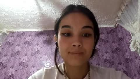 Snapshot of arvillahamner chatting on 12.05.25 Amina online show from 12.05.25