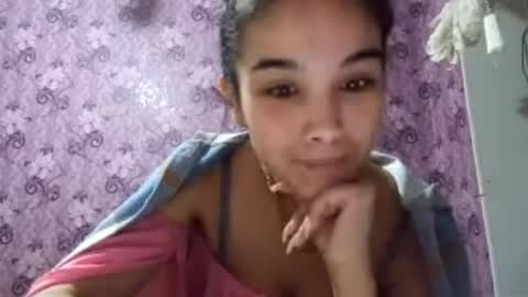 Snapshot of arvillahamner chatting on 12.13.25 Amina online show from 12.13.25