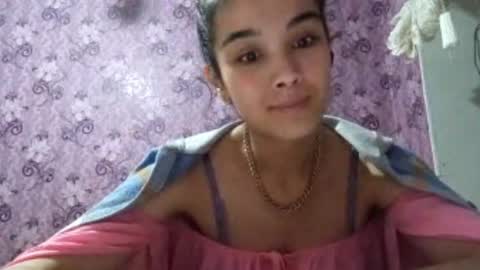 Snapshot of arvillahamner chatting on 12.13.25 Amina online show from 12.13.25