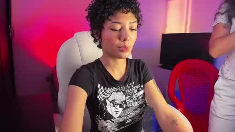 Ariana and Kelsieh online show from 03.11.25