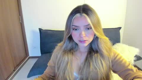 Snapshot of ary_cam230 chatting on 04.29.26 Zahaara online show from 04.29.26