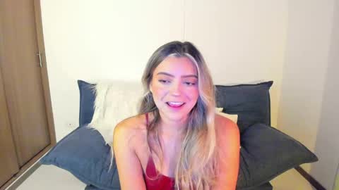 Snapshot of ary_cam230 chatting on 05.29.26 Zahaara online show from 05.29.26