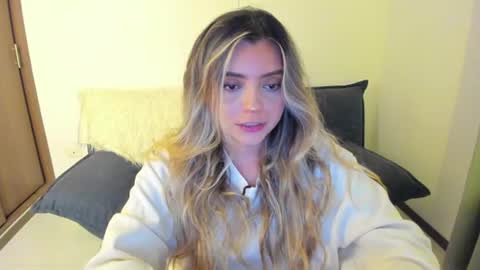 Snapshot of ary_cam230 chatting on 06.29.26 Zahaara online show from 06.29.26