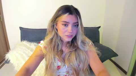 Snapshot of ary_cam230 chatting on 07.13.26 Zahaara online show from 07.13.26
